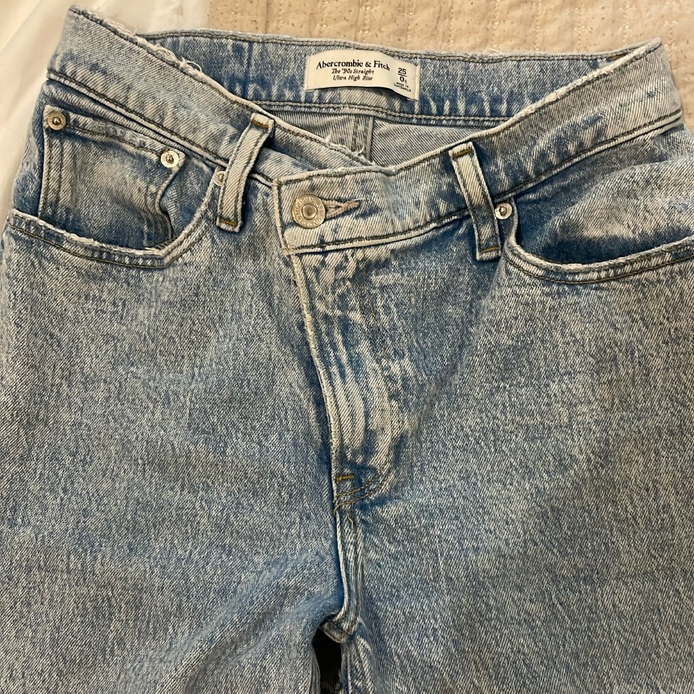 Abercrombie 90s straight ultra high rise jeans